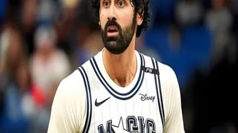 辽篮官方：李晓旭左脚受伤离场，初步非跟腱受损